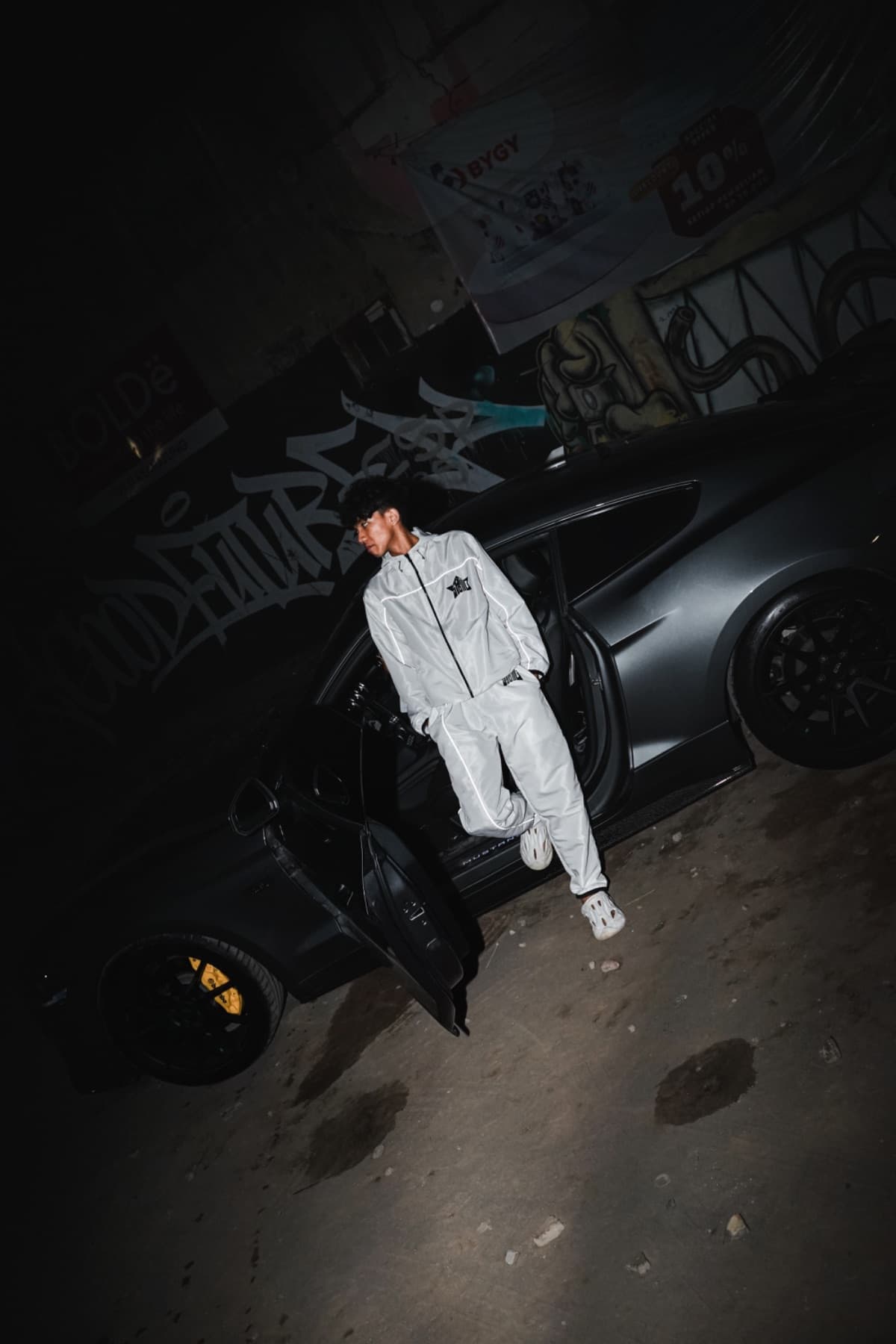 WHITE LINE TRACKSUIT